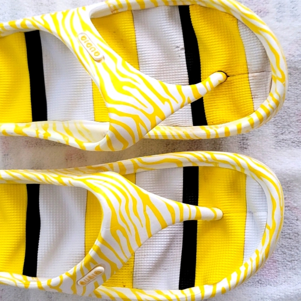 QUDIQ SANDALS